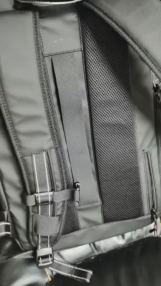 19-Inch Vacuum Compression Business Travel Backpack — product video 4