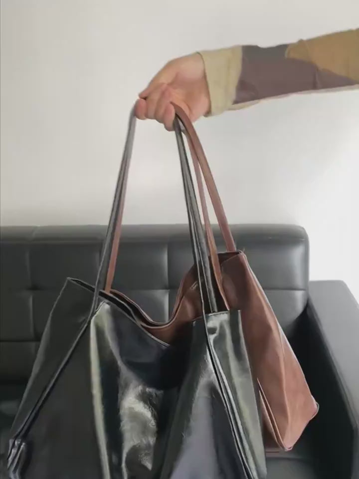 Soft PU Leather Large-Capacity Shoulder Bag — product video 4