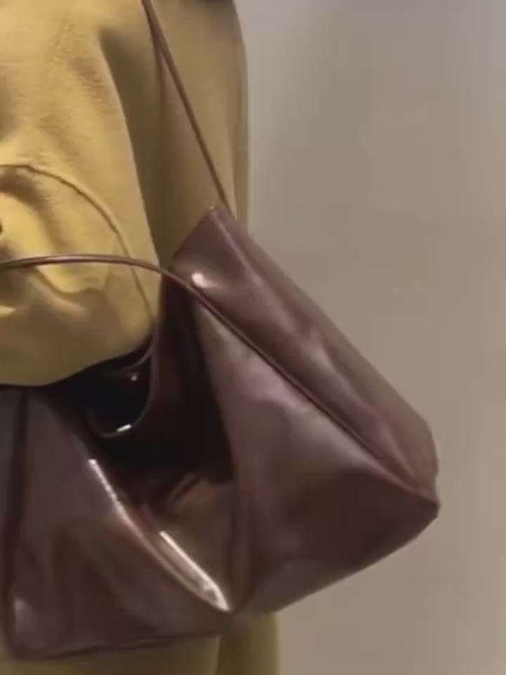 Soft PU Leather Large-Capacity Shoulder Bag — product video 2