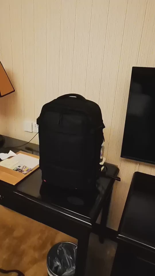 19-Inch Vacuum Compression Business Travel Backpack — product video 5